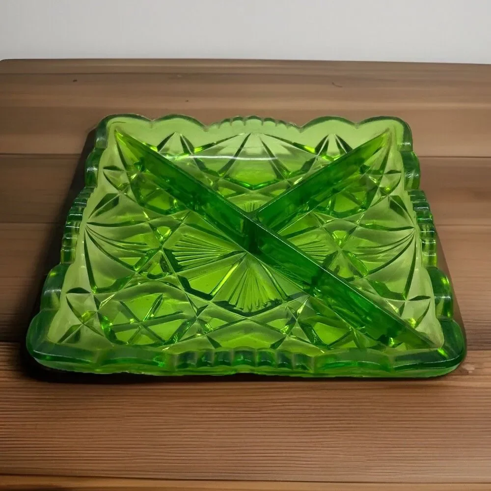 Vintage 7” Squared Green Candy Dish With 3 Dividers‎ - VGC  - Beautiful Design